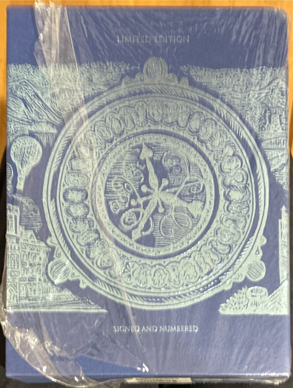 Northern Lights - Philip Pullman (Scholasic - Hardcover) book collectible [Barcode 9781407110004] - Main Image 2