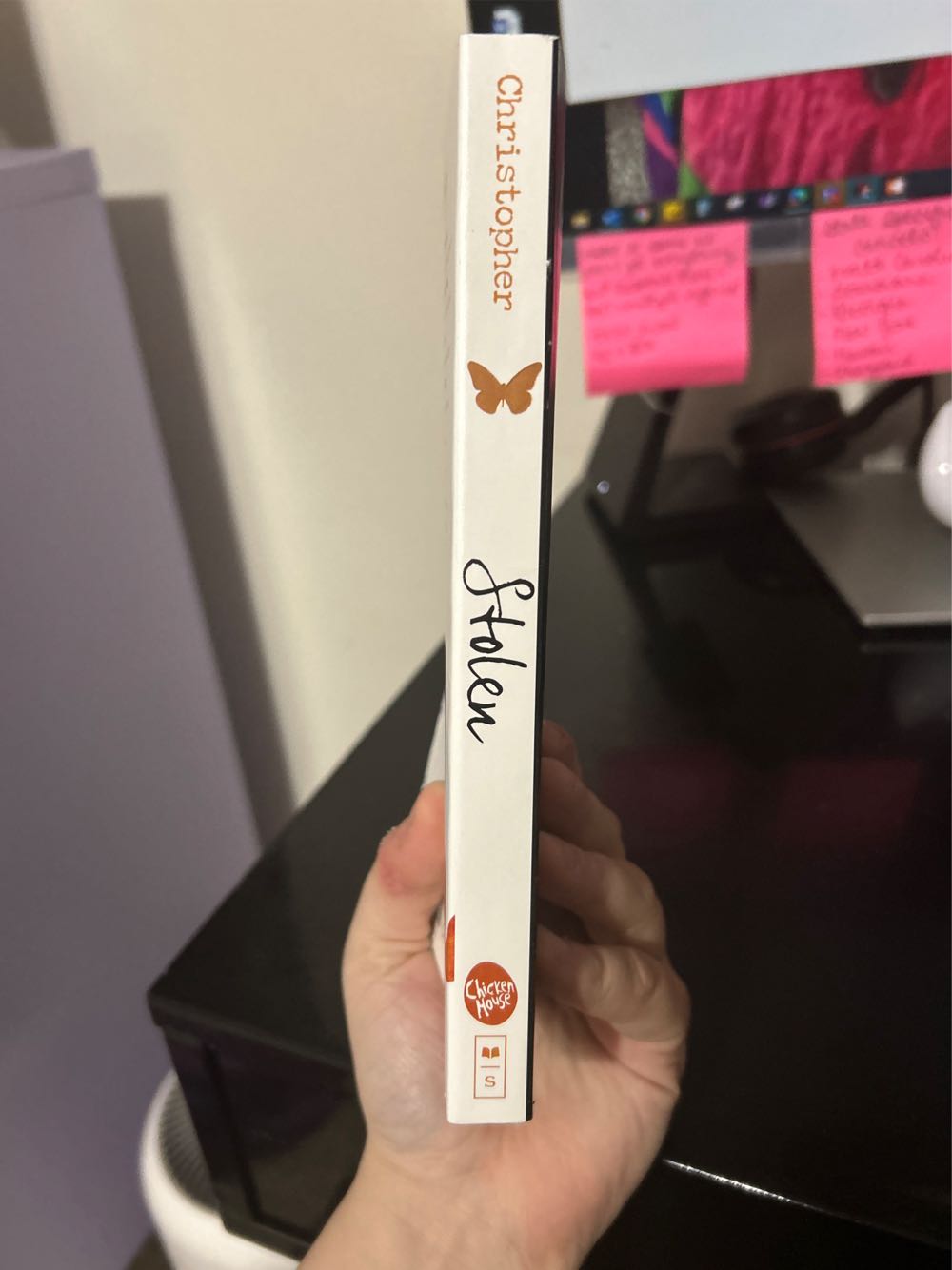 Stolen - Lucy Christopher (A Scholastic Press - Paperback) book collectible [Barcode 9780545170949] - Main Image 3