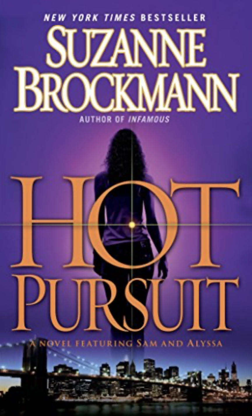 Hot Pursuit - Suzanne Brockmann (Ballantine Books - Paperback) book collectible [Barcode 9780345501578] - Main Image 2