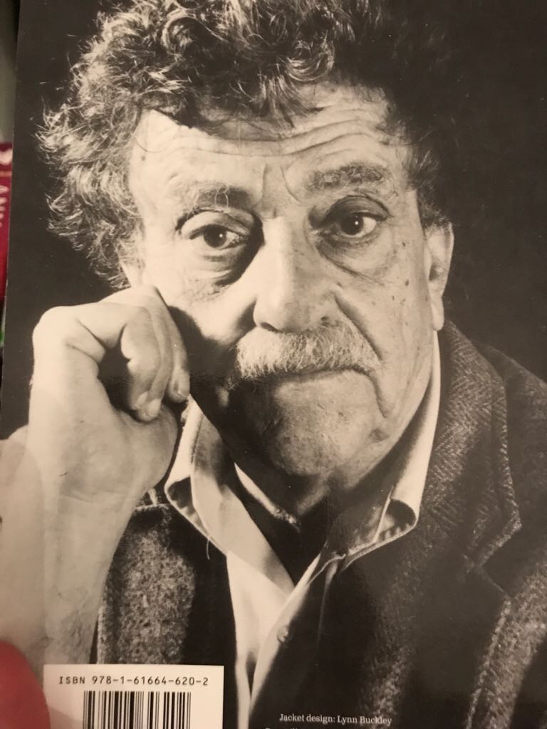 Look at the Birdie  book collectible [Barcode 9781616646202] - Main Image 2