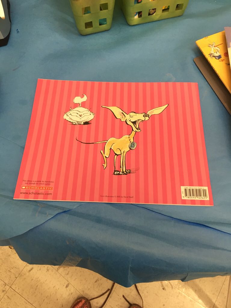 Glamourpuss - Sarah Weeks book collectible [Barcode 9780545912624] - Main Image 2