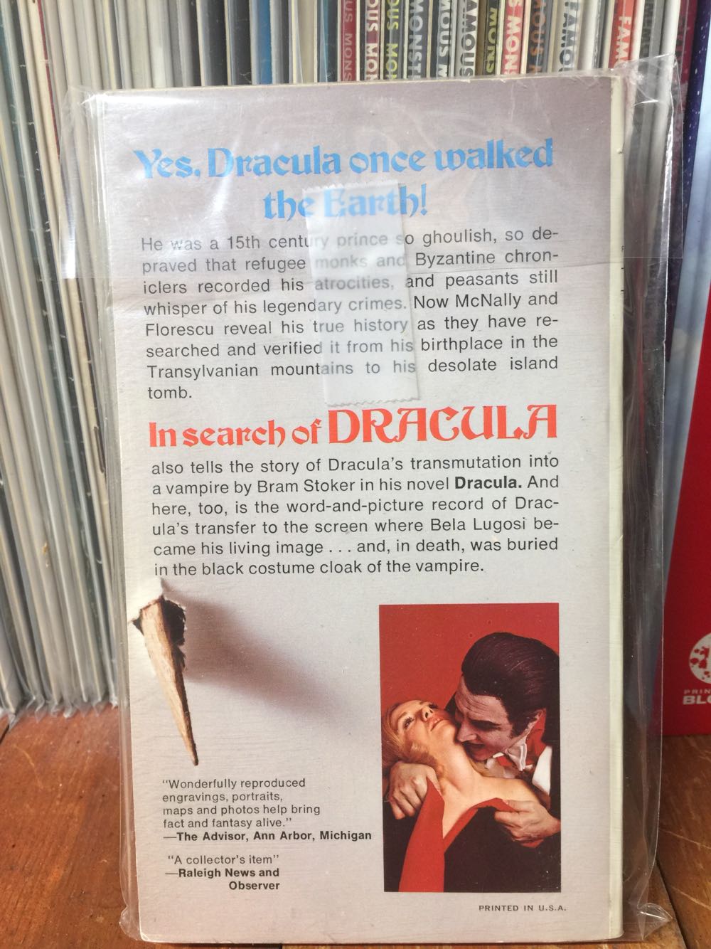 In Search of Dracula: A True History of Dracula and Vampire Legends - Radu Florescu (New York Graphic Society Ltd. - Paperback) book collectible [Barcode 821204858] - Main Image 2