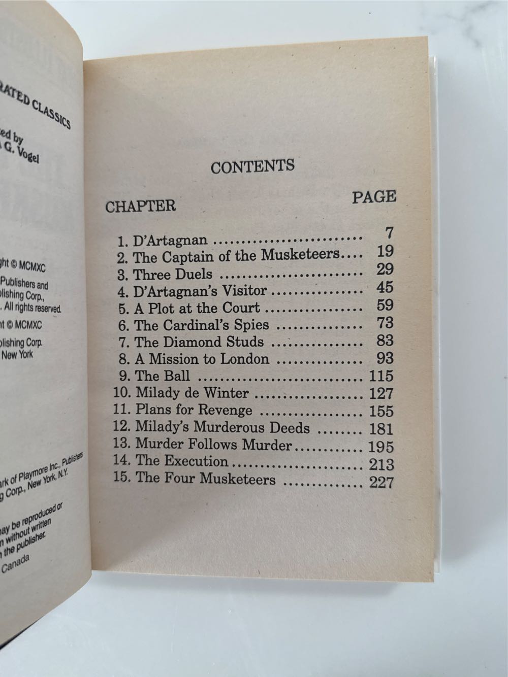 The Three Musketeers (Great Illustrated Classics) - Alexandre Dumas (Baronet - Library Binding) book collectible [Barcode 9780866119665] - Main Image 3