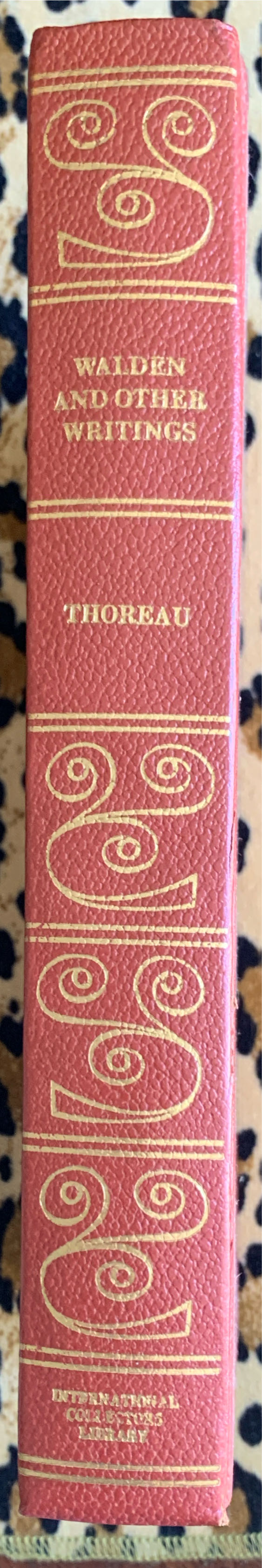 Walden And Other Writings - David Thoreau (International Collectors Library - Hardcover) book collectible - Main Image 2