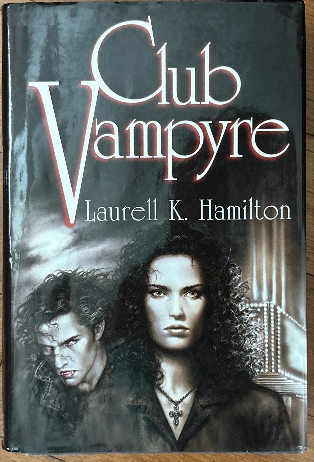Club Vampyre - Laurell K. Hamilton (- Hardcover) book collectible [Barcode 9781568655291] - Main Image 2