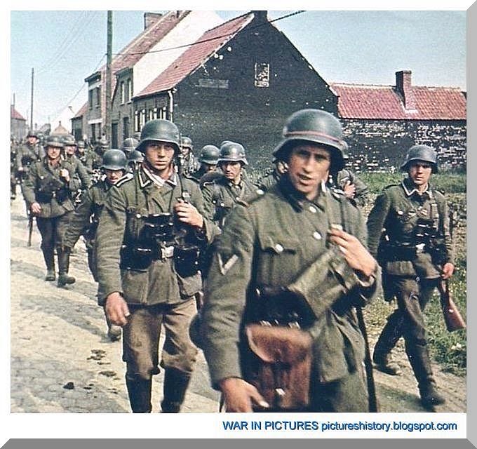 The Second World War, A Military History - Gordon Corrigan (Thomas Dunne Books/ St. Martin’s Press - Hardcover) book collectible [Barcode 9780312577094] - Main Image 3