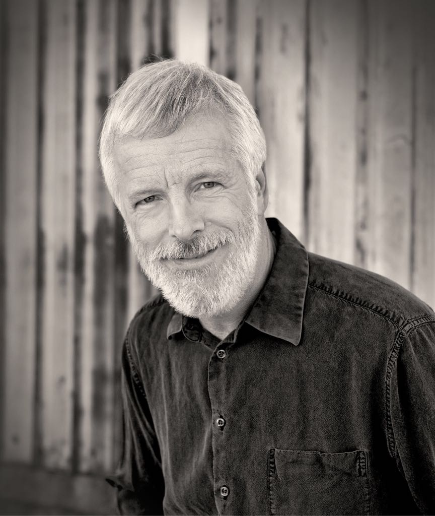 This Present Darkness - Frank Peretti book collectible - Main Image 2