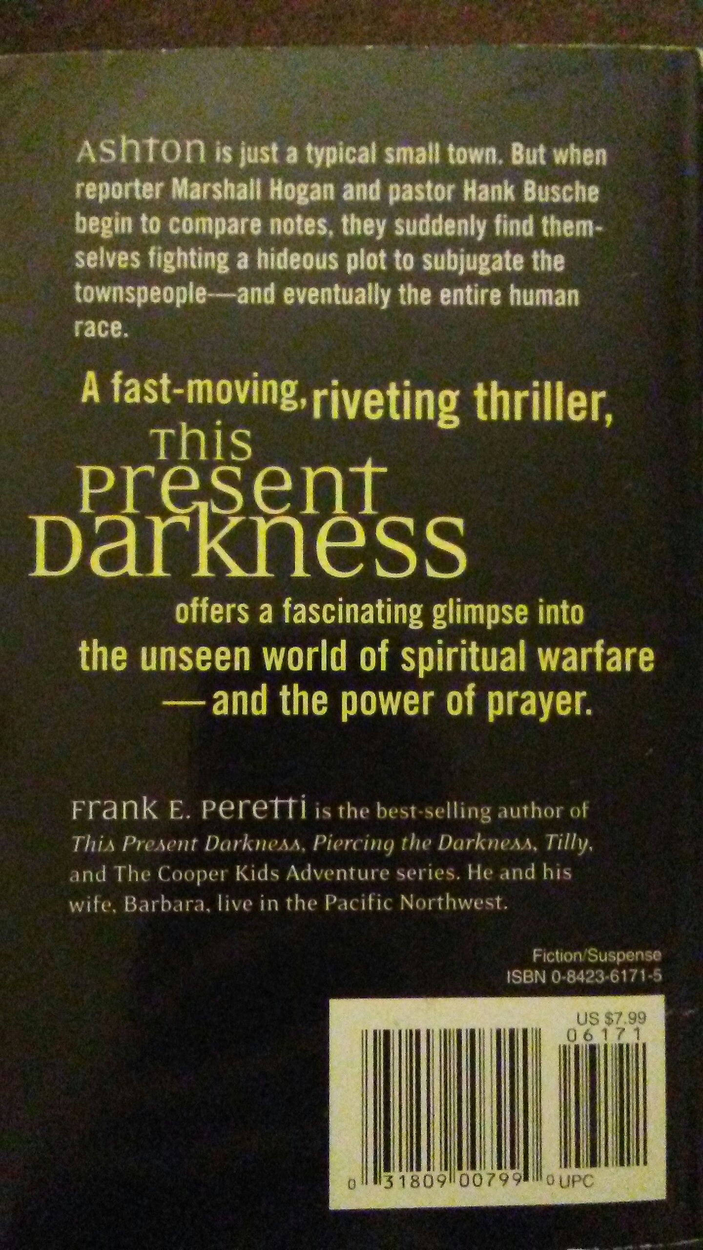 This Present Darkness - Frank Peretti (Living Books - Paperback) book collectible - Main Image 2