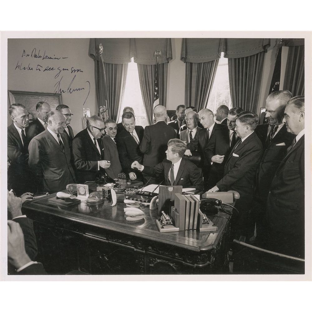 The Kennedy Men: 1901-1963 - Laurence Leamer (William Morrow - Hardcover) book collectible [Barcode 9780688163150] - Main Image 3