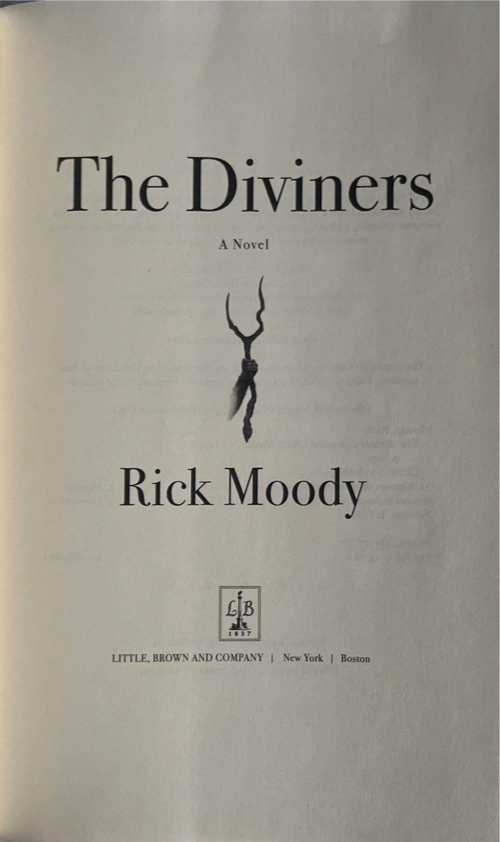 The Diviners - Libba Bray (Little, Brown - Trade Paperback) book collectible [Barcode 9780316085397] - Main Image 4
