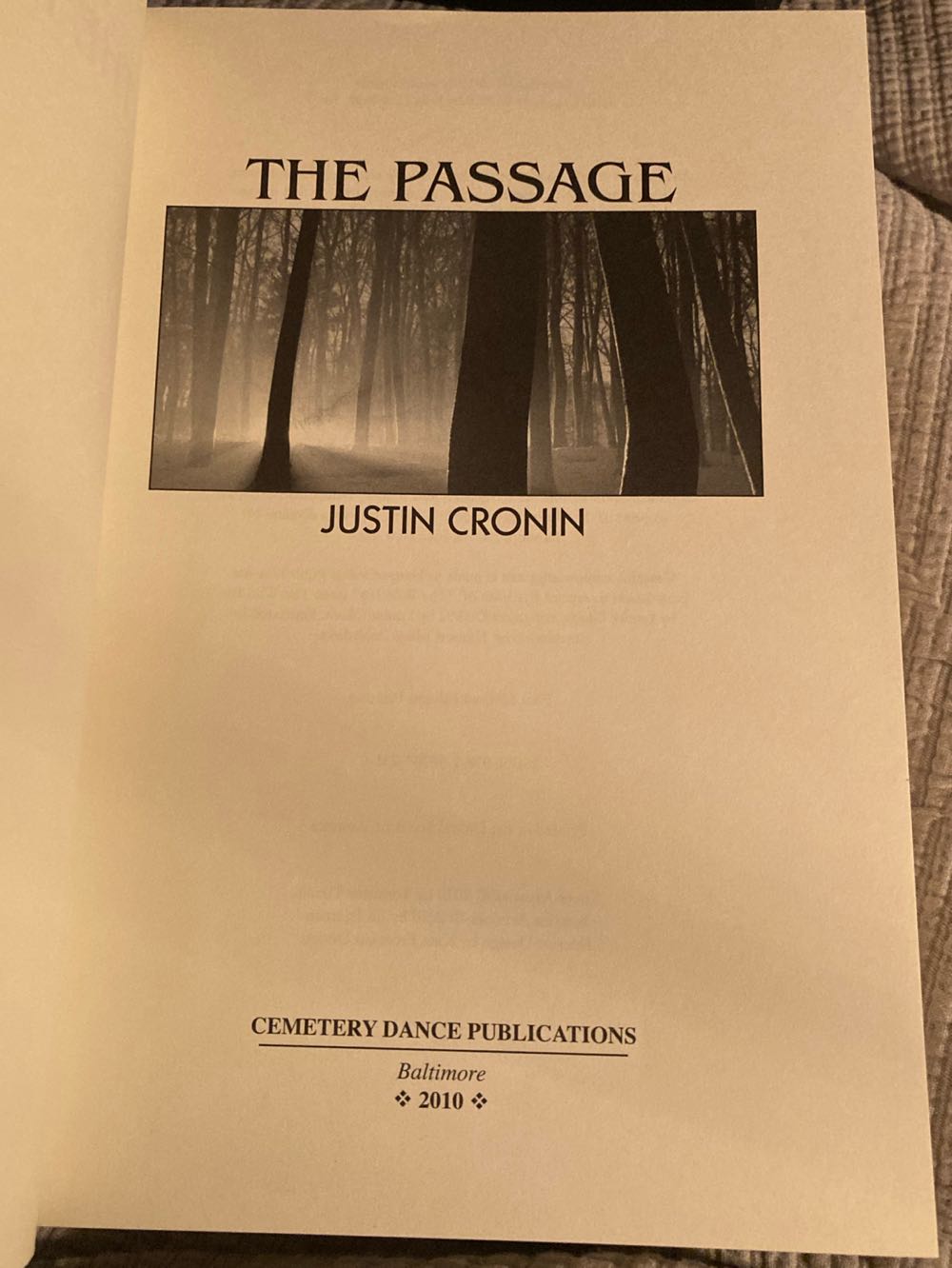 The Passage - Cronin, Justin (Cemetery Dance Publications - Hardcover) book collectible - Main Image 4