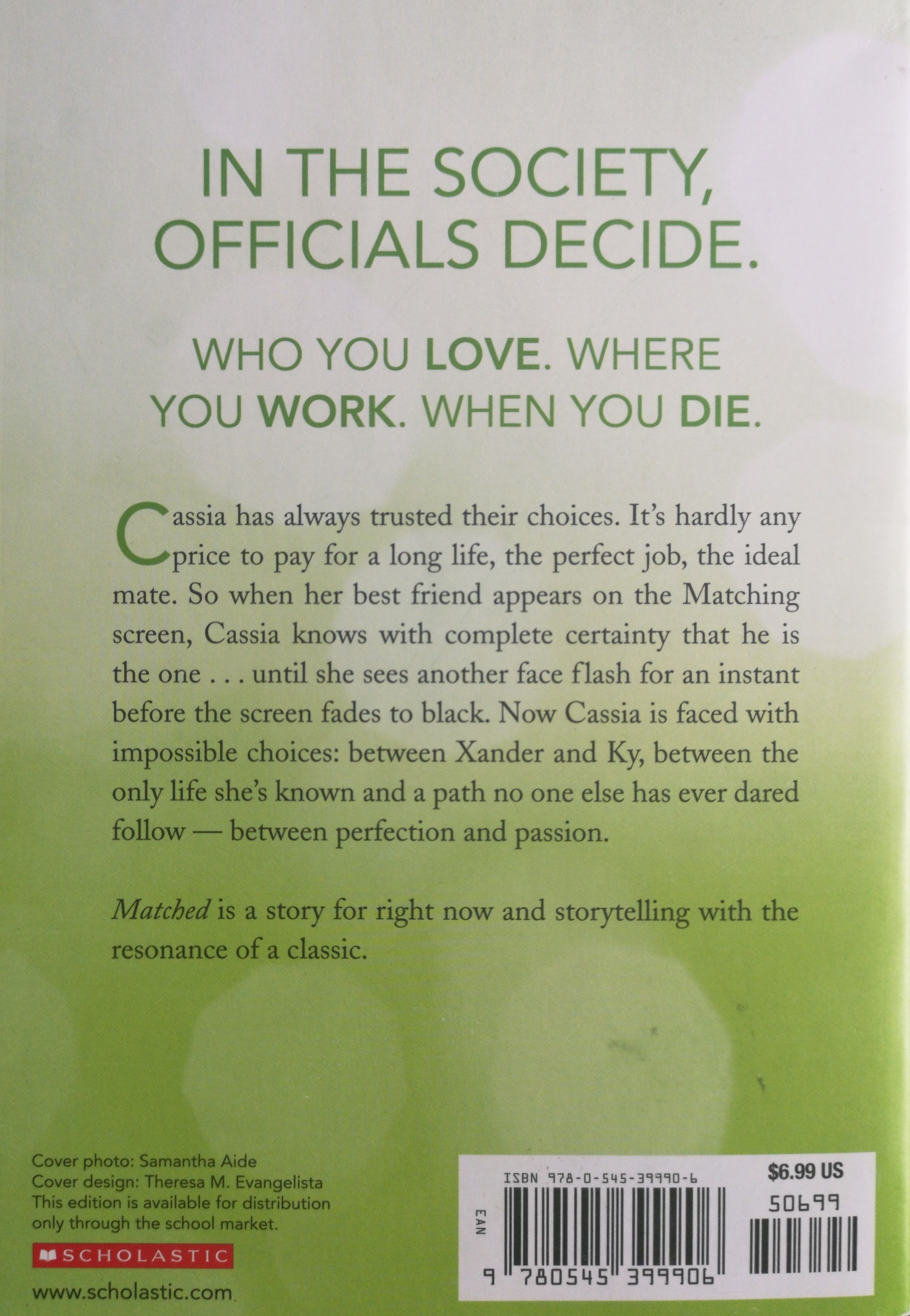 Matched - Ally Condie (Dutton Books - Paperback) book collectible [Barcode 9780545399906] - Main Image 2