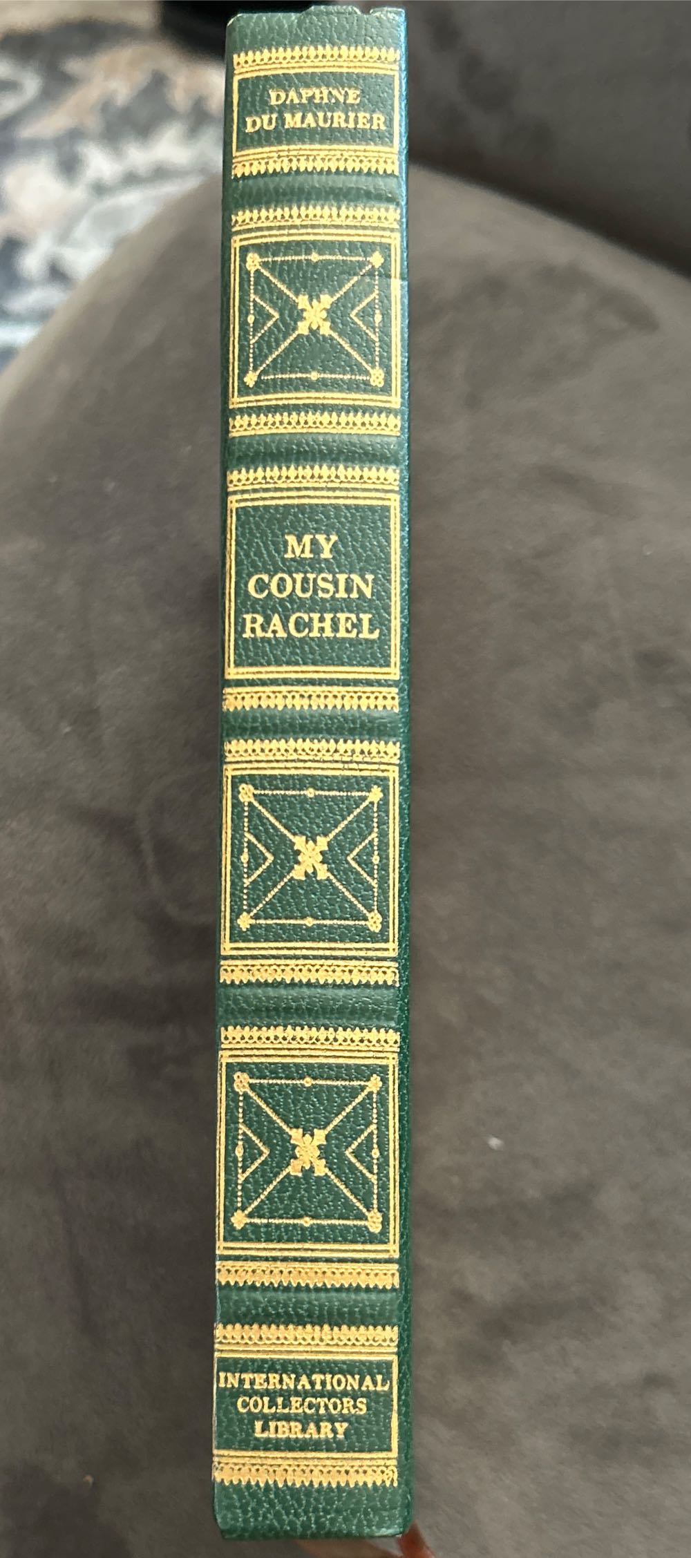My Cousin Rachel - Daphne Du Maurier (International Collectors Library - Hardcover) book collectible - Main Image 2