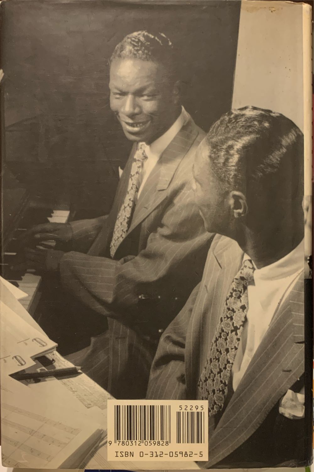 Unforgettable  - Leslie Gourse (New York : St. Martin’s Press - Hardcover) book collectible [Barcode 9780312059828] - Main Image 2