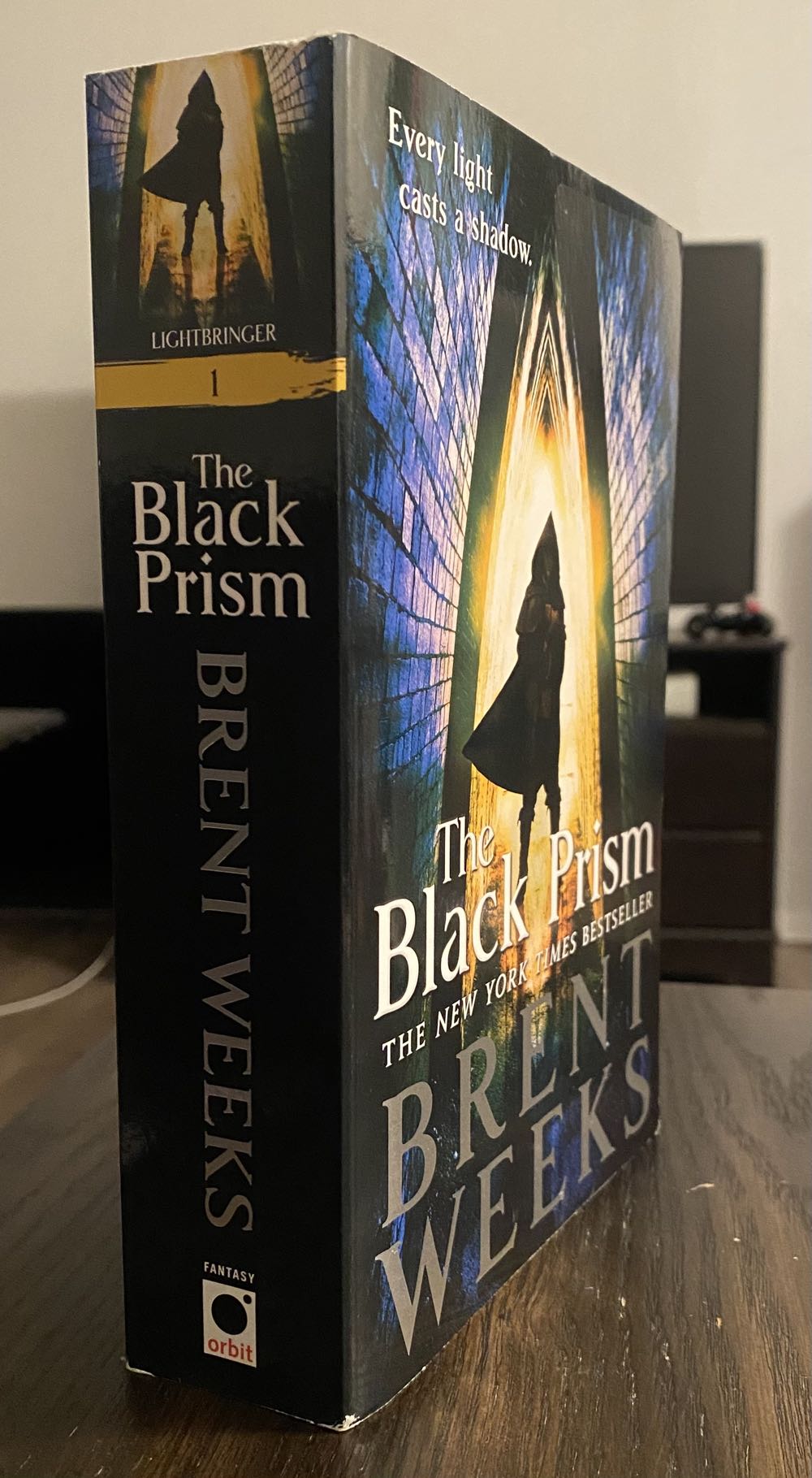 The Lightbringer 1: The Black Prism - Brent Weeks (Orbit - Paperback) book collectible [Barcode 9780316246279] - Main Image 3