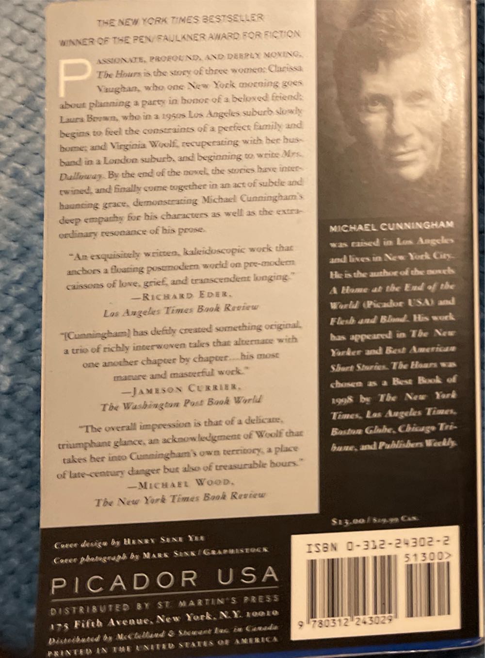 The Hours - Michael Cunningham (Picador USA - Paperback) book collectible [Barcode 9780312243029] - Main Image 4