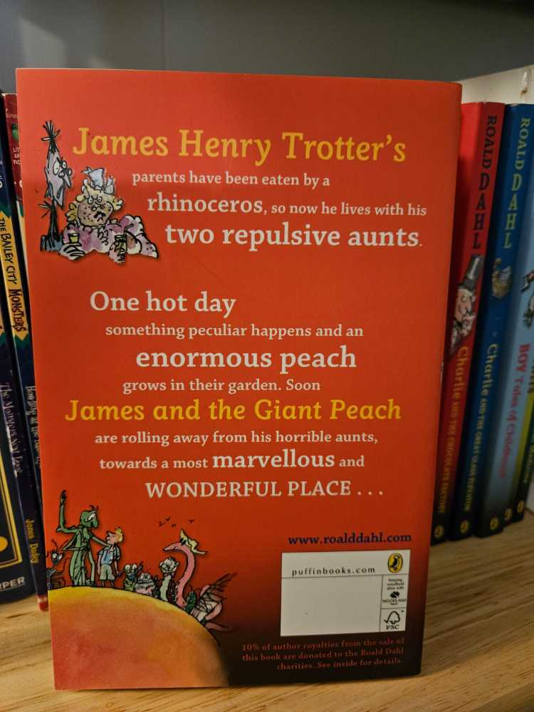James And The Giant Peach - Roald Dahl (Penguin Random House / Penguin Books / Puffin Books - Paperback) book collectible [Barcode 9780141349893] - Main Image 2