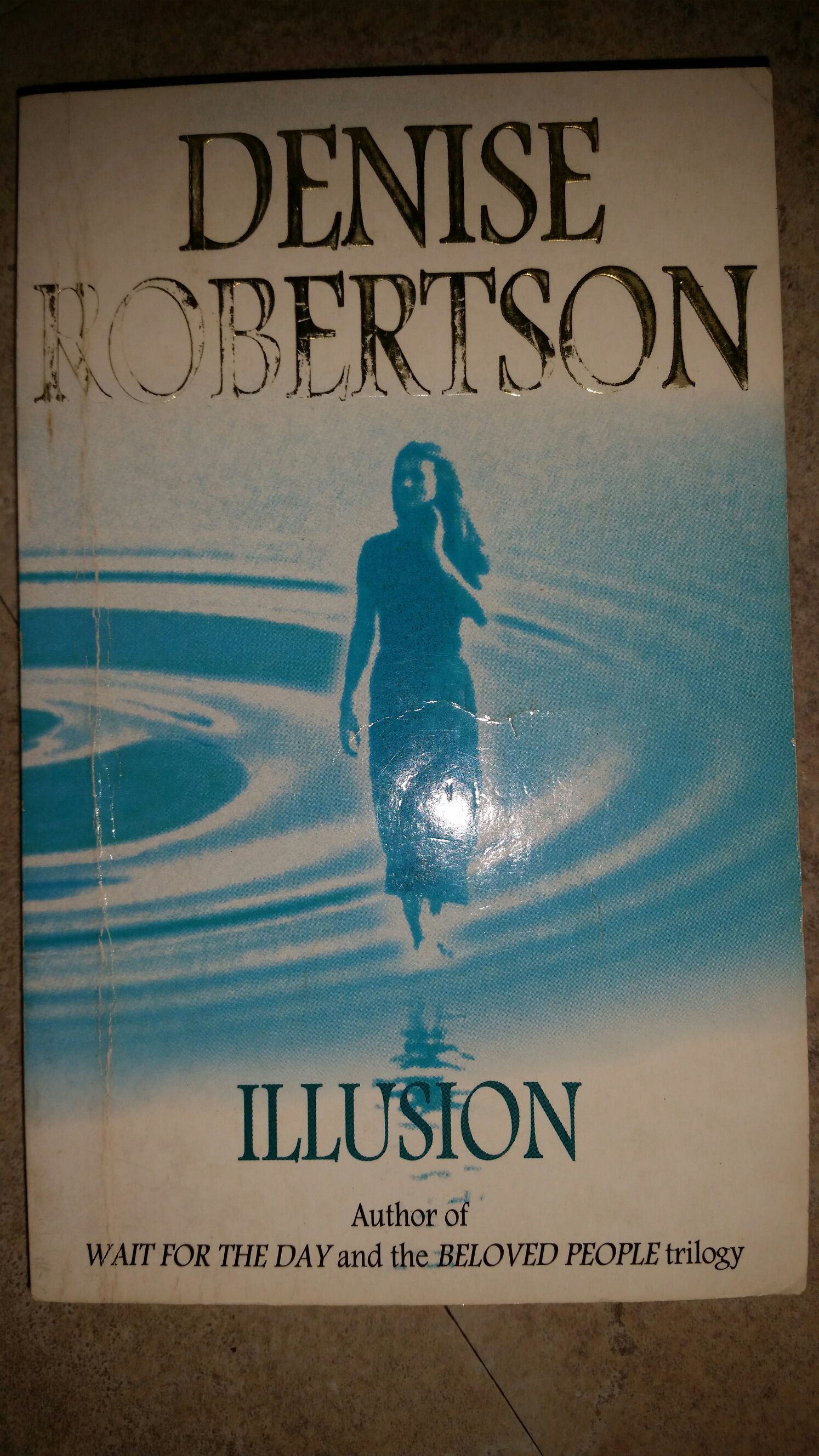 LogoLounge 3: 2000 International Identities by Leading Designers