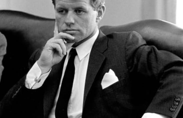 Robert Kennedy, His Life - Evan Thomas (Simon & Schuster - Hardcover) book collectible [Barcode 9780684834801] - Main Image 4