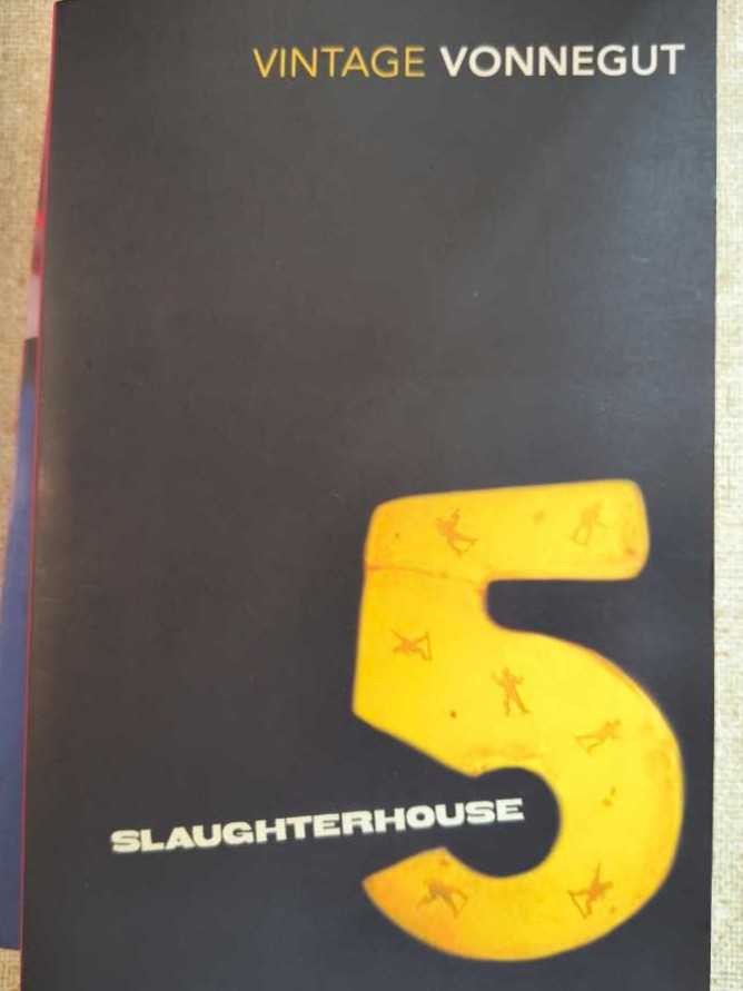 Slaughterhouse 5 - Kurt Vonnegut (Vintage Classics - Paperback) book collectible [Barcode 9780099800200] - Main Image 4