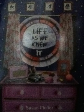 Life As We Knew It - Susan Beth Pfeffer (Scholastic - Paperback) book collectible [Barcode 9780545044011] - Main Image 1