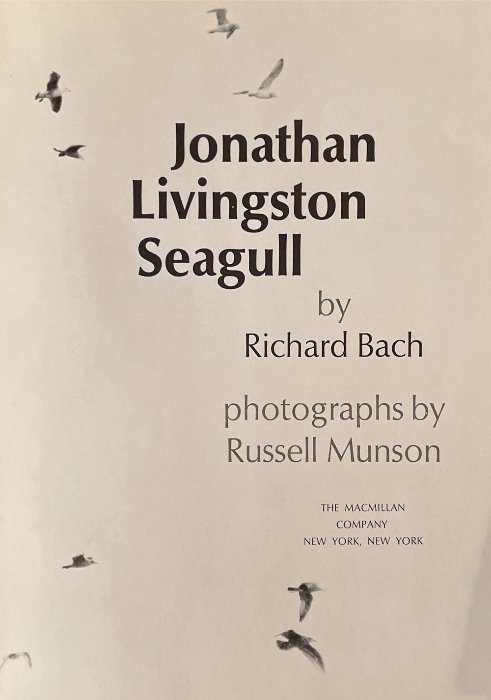 Jonathan Livingston Seagull - Richard Bach (The Macmillan Company - Hardcover) book collectible - Main Image 3