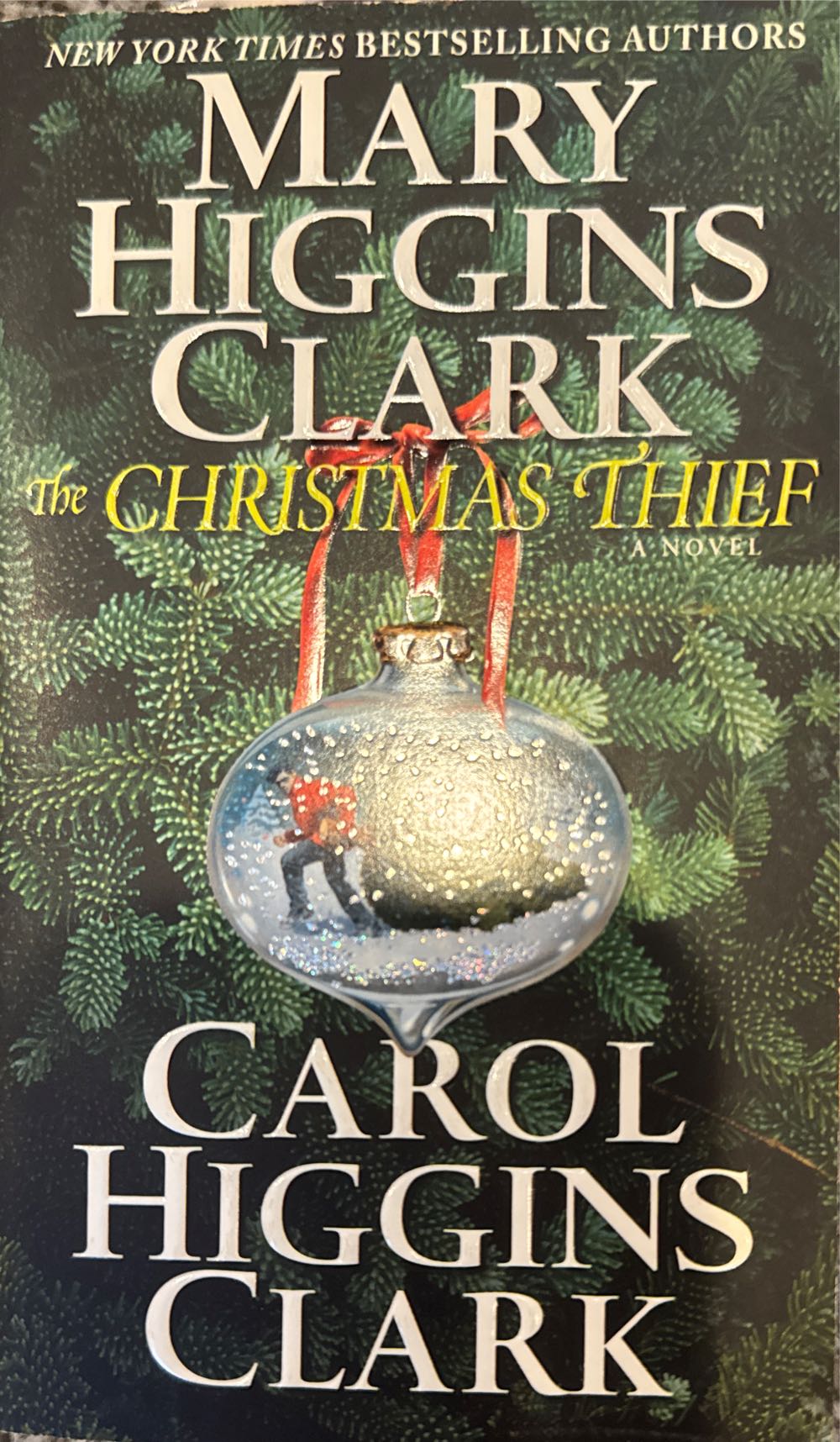 The Christmas Thief - Mary Higgins Clark (Pocket - Paperback) book collectible [Barcode 9780743272254] - Main Image 3