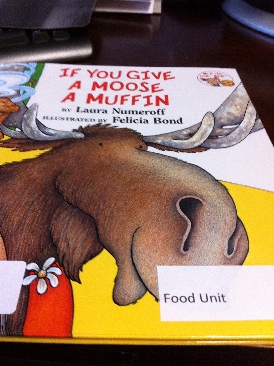If You Give A Moose A Muffin - Laura Numeroff (HarperCollins Publishers - Hardcover) book collectible [Barcode 9780061921582] - Main Image 1