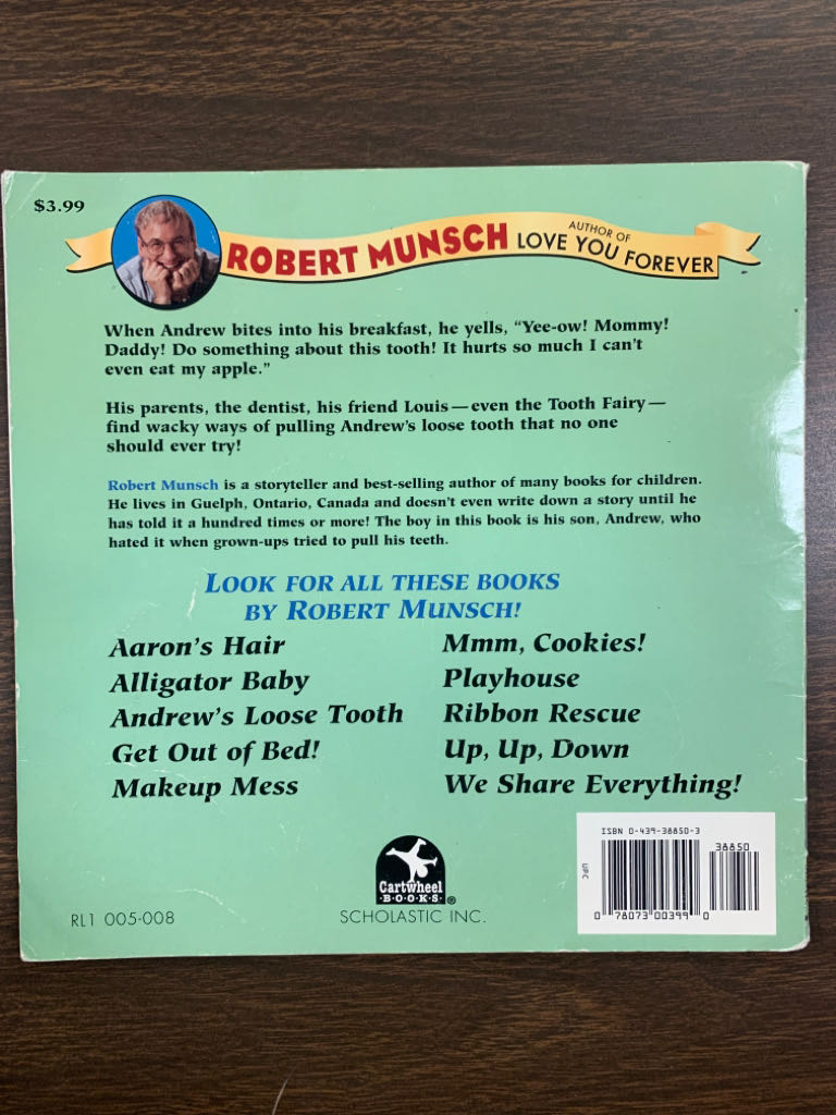 AndrewÃ¢ÂÂs Loose Tooth - Robert Munsch (Cartwheel - Paperback) book collectible [Barcode 9780439388504] - Main Image 2