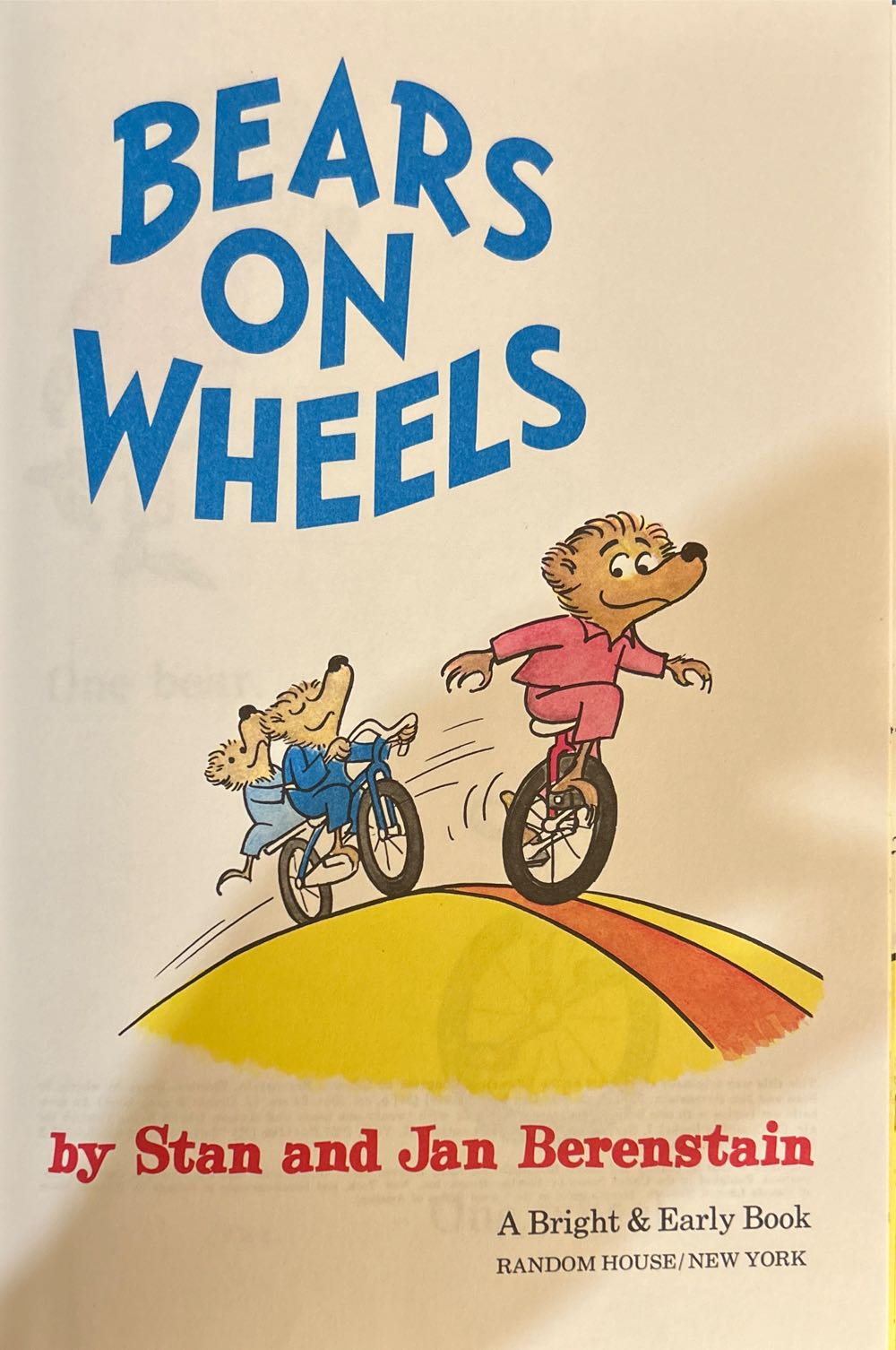 Bears On Wheels - Stan And Jan Berenstain (Harper Collins - Hardcover) book collectible [Barcode 9780001712898] - Main Image 3