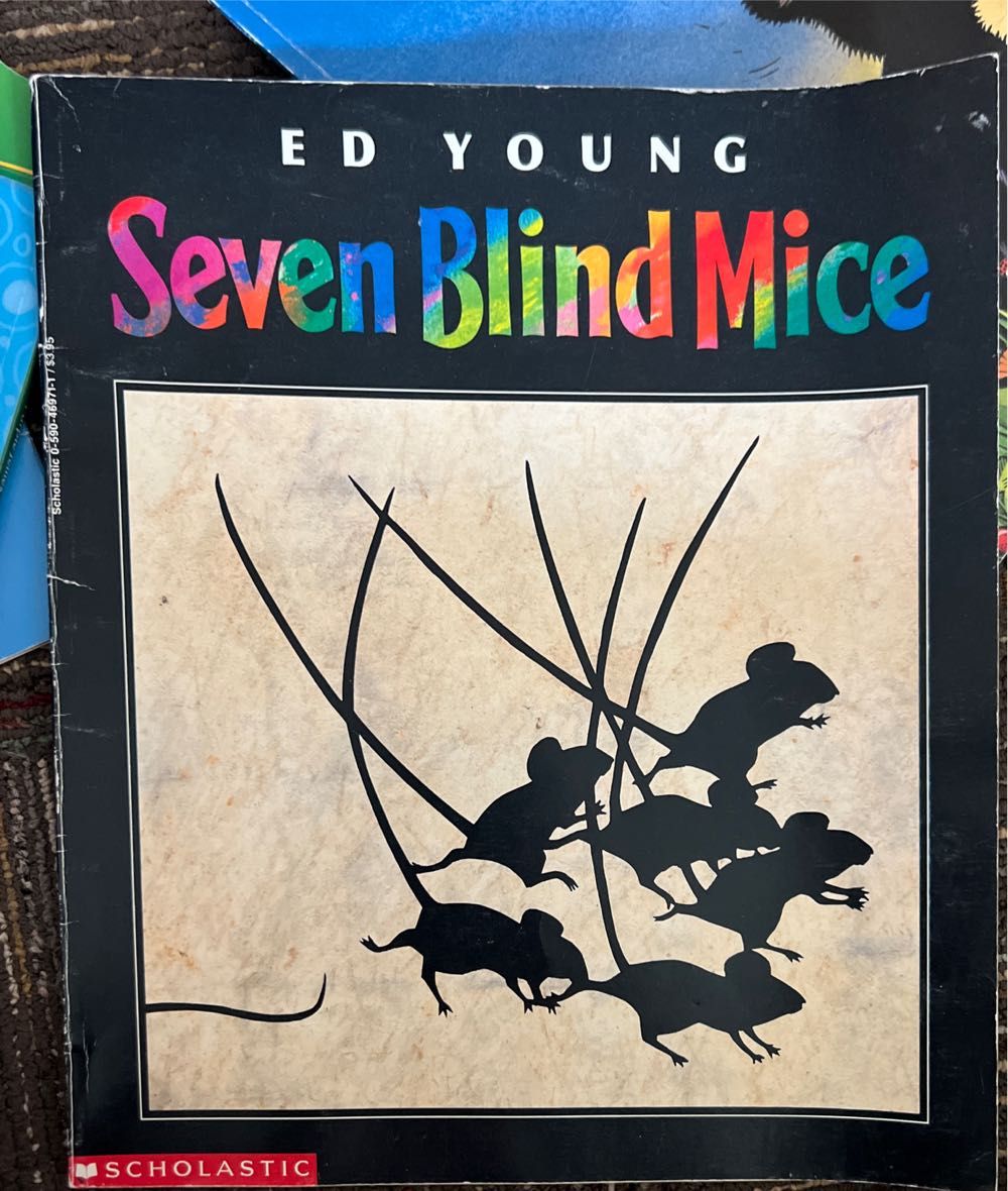 Seven Blind Mice - Ed Young (Scholastic Inc - Paperback) book collectible [Barcode 9780590469715] - Main Image 3