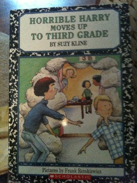 HORRIBLE HARRY MOVES UP TO THIRD GRADE - SUZY KLINE (Scholastic - Paperback) book collectible [Barcode 9780590290142] - Main Image 1