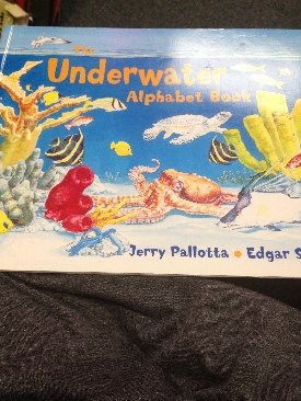 Underwater Alphabet Book, The - Jerry Pallotta (Brown Dog Press - Paperback) book collectible [Barcode 9780881064551] - Main Image 1