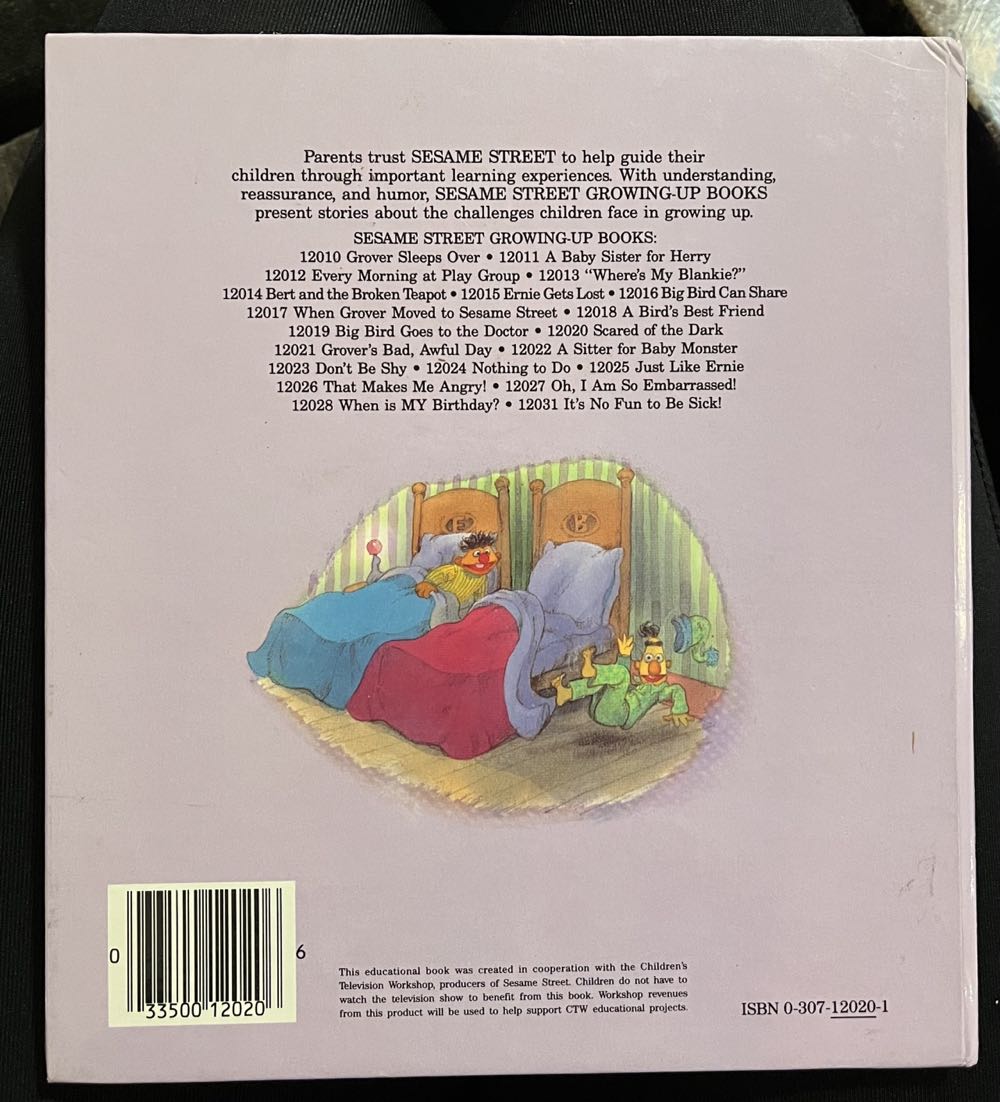 Scared of the Dark - Liza Alexander (Golden Books - Paperback) book collectible [Barcode 9780307120205] - Main Image 4