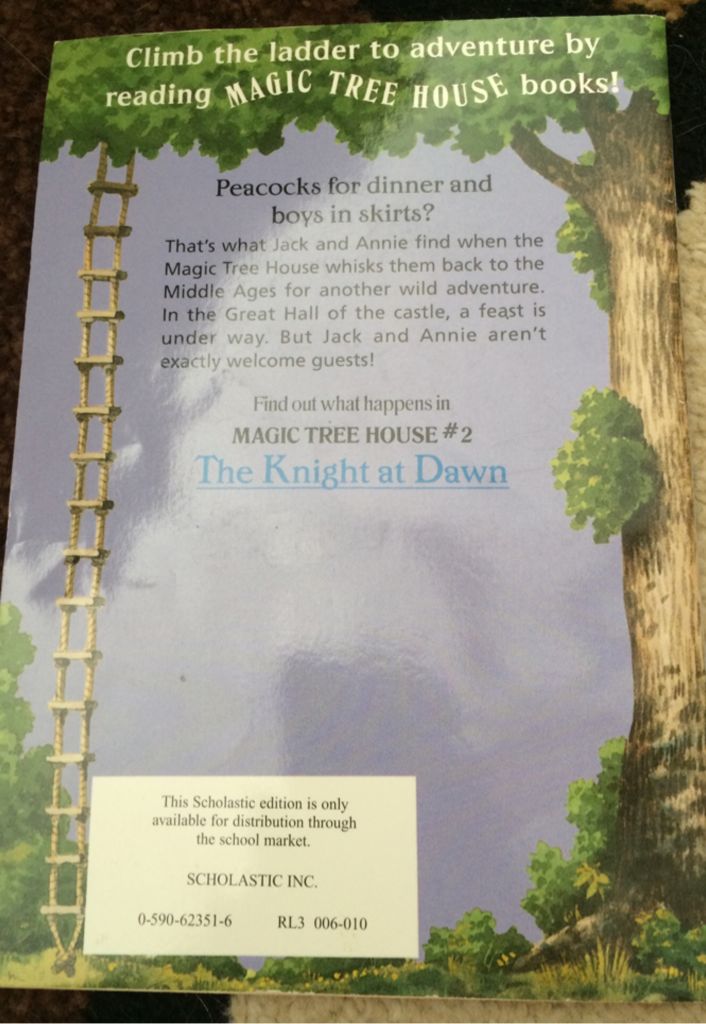 Magic Tree House #2: The Knight at Dawn - Mary Pope Osborne (Scholastic Inc. - Paperback) book collectible [Barcode 9780590623513] - Main Image 2