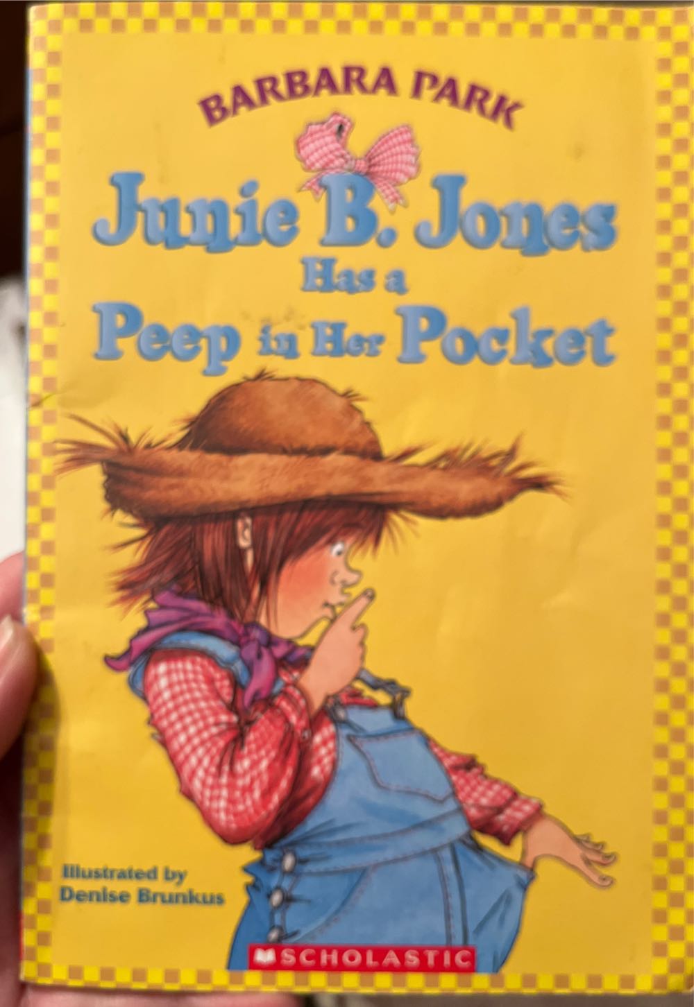 Junie B. Jones Has A Peep In Her Pocket - Barbara Park (Scholastic Inc. - Paperback) book collectible [Barcode 9780439223096] - Main Image 3
