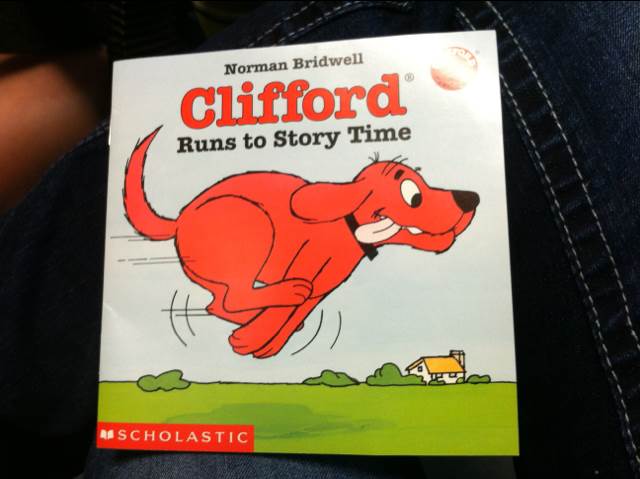 Clifford Runs to Story Time