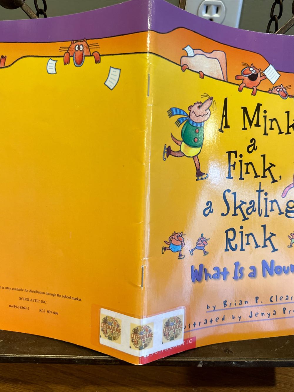A Mink Fink Skating Rink: What Is A Noun? - Brian Cleary (Scholastic Inc. - Paperback) book collectible [Barcode 9780439192699] - Main Image 2