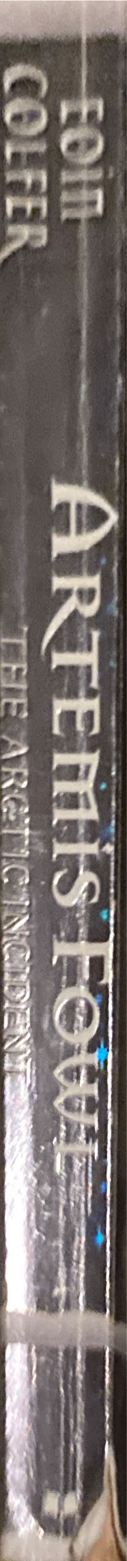 The Arctic Incident - Eoin Colfer (Scholastic Inc. - Paperback) book collectible [Barcode 9780439450706] - Main Image 3