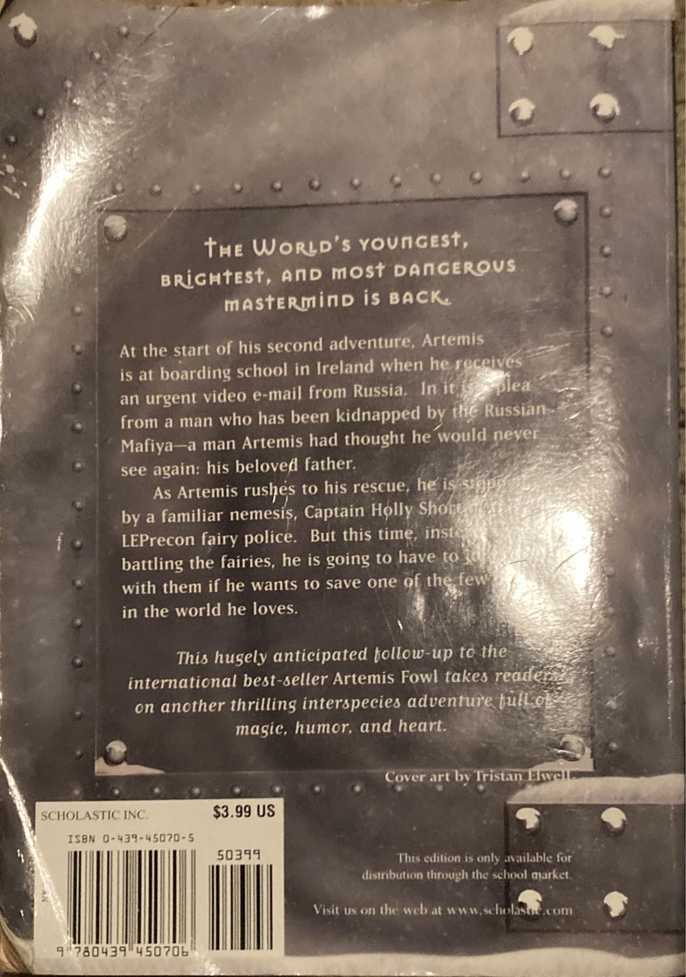 The Arctic Incident - Eoin Colfer (Scholastic Inc. - Paperback) book collectible [Barcode 9780439450706] - Main Image 4