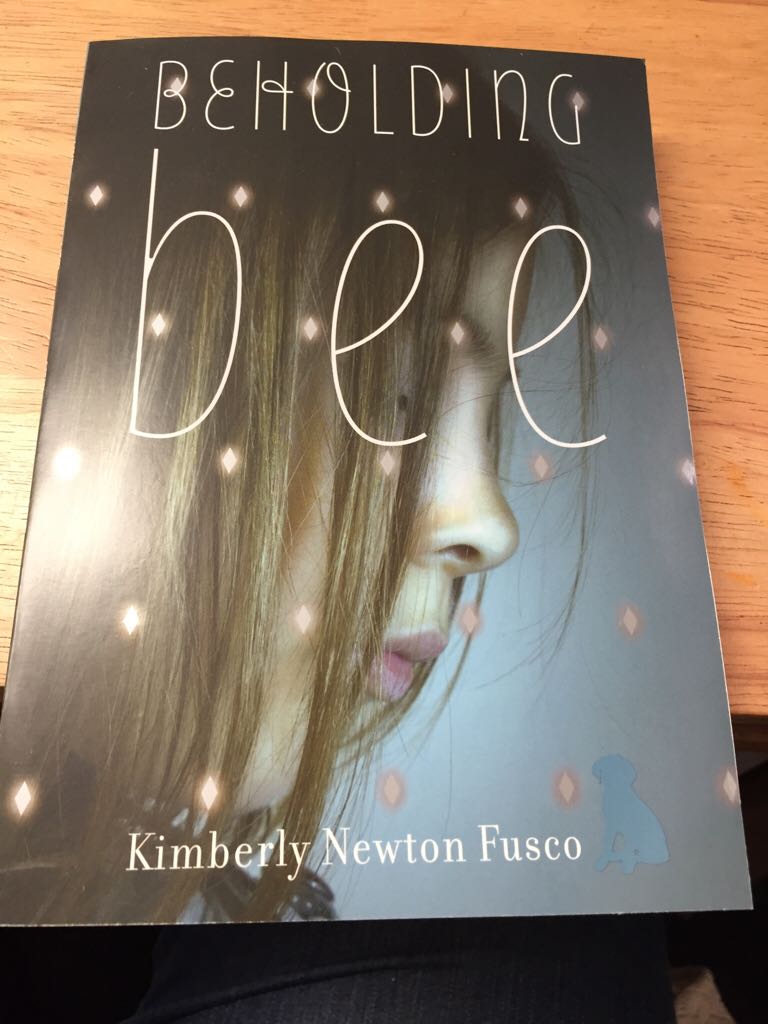 Beholding Bee - Kimberly Newton Fusco (Scholastic Inc. - Paperback) book collectible [Barcode 9780545906456] - Main Image 1
