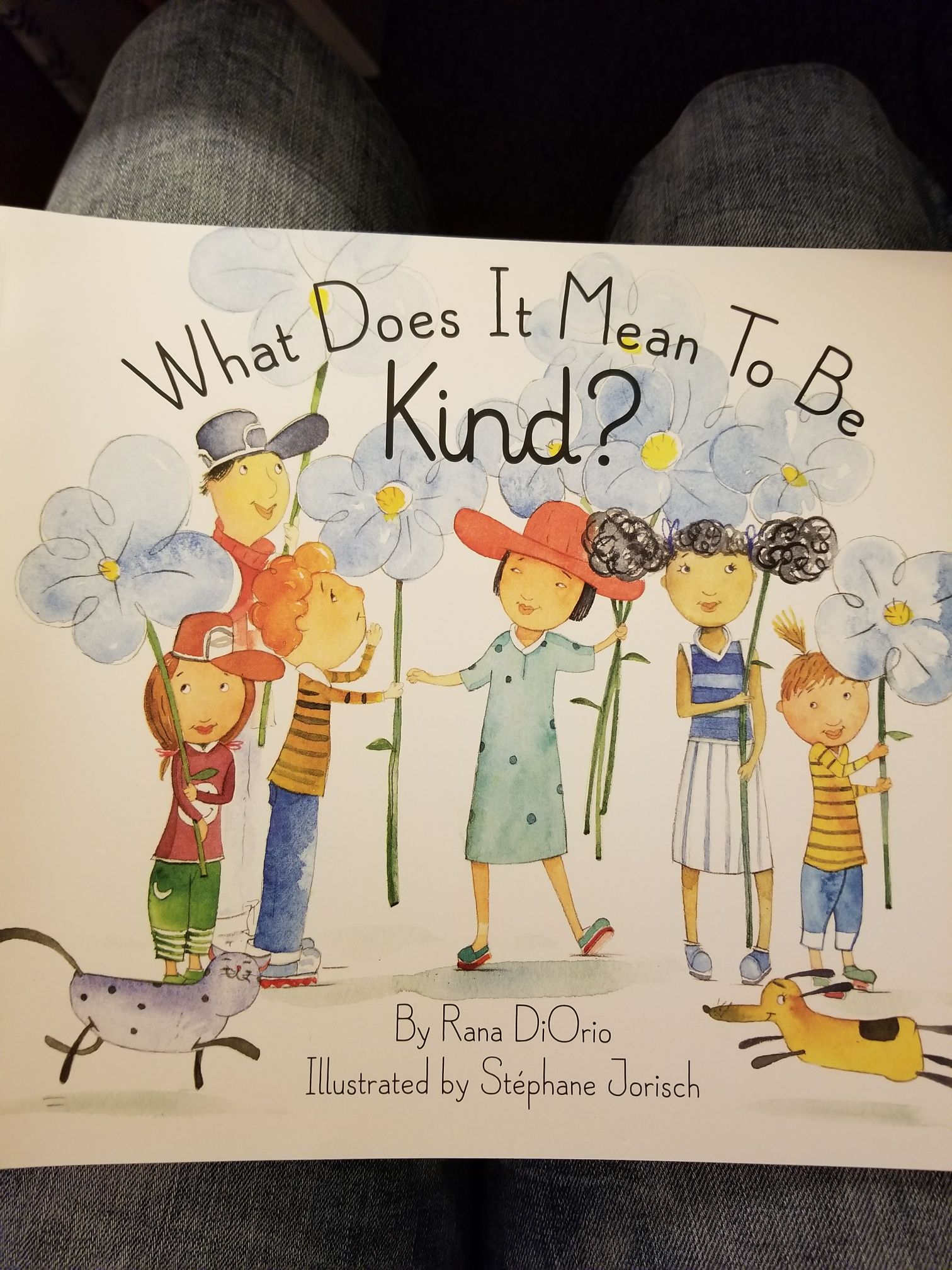 What Does It Mean to Be Kind? - Rana DiOrio book collectible [Barcode 9781338239515] - Main Image 1