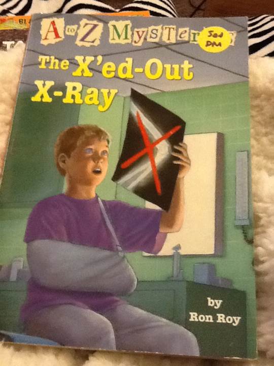 A to Z Mysteries: The X’ed-Out X-Ray - Ron Roy (Random House Children’s Books - Paperback) book collectible [Barcode 9780375824814] - Main Image 1