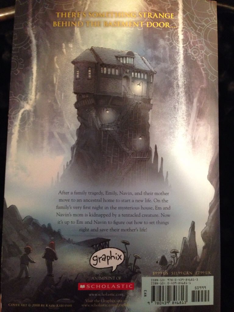 Amulet #1: The Stonekeeper - Kazu Kibuishi (Scholastic - Paperback) book collectible [Barcode 9780439846813] - Main Image 2