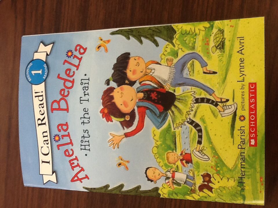 Amelia Bedelia: Hits The Trail - Herman Parish (Scholastic - Paperback) book collectible [Barcode 9780545727648] - Main Image 1