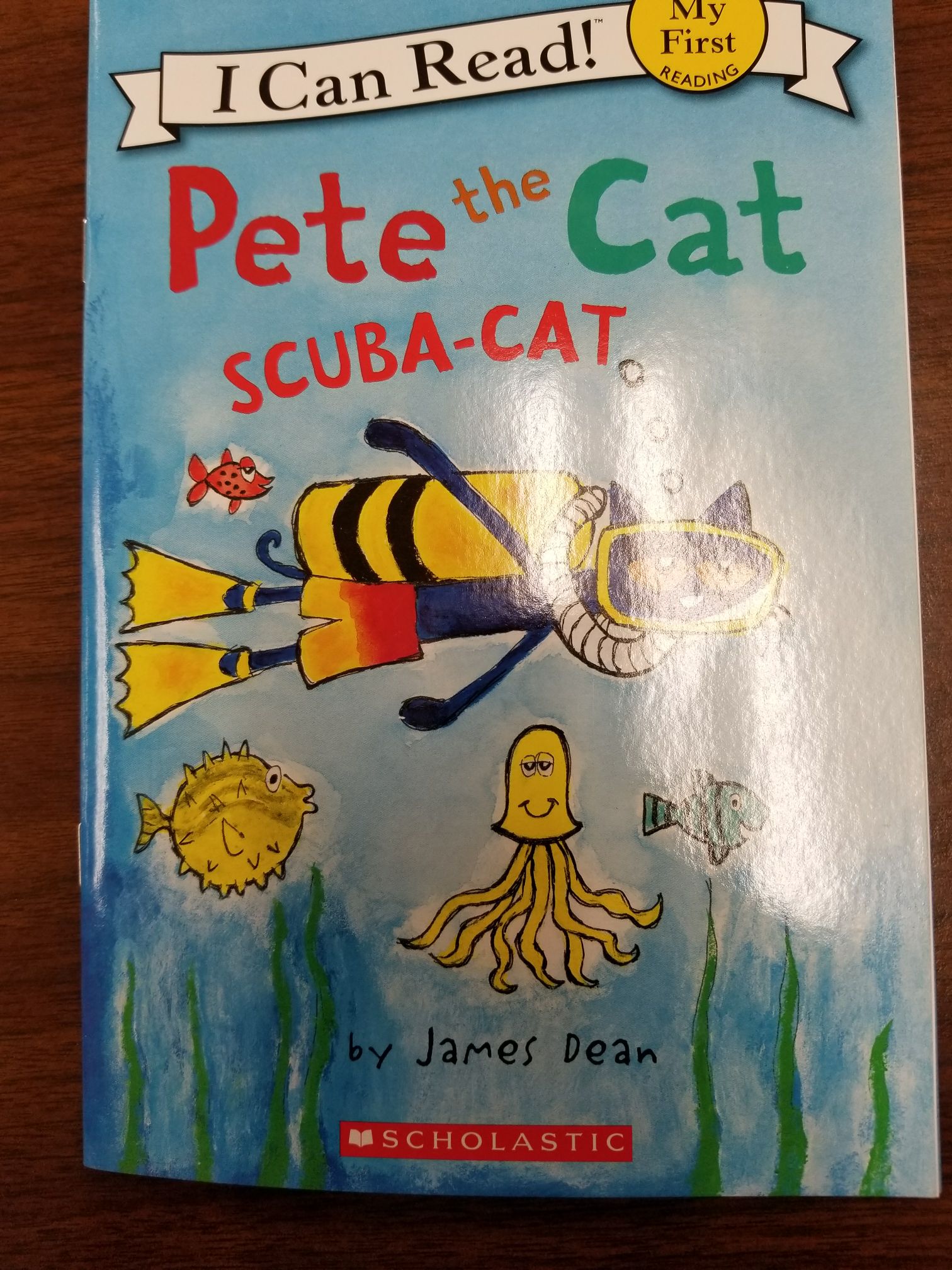 Pete the Cat Scuba Cat - James Dean (Scholastic - Paperback) book collectible [Barcode 9781338211757] - Main Image 1