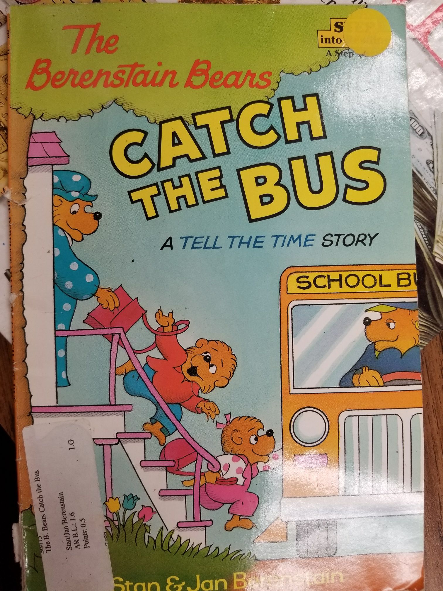 b. bears catch the bus - Stan Berenstain book collectible [Barcode 9780375808869] - Main Image 1