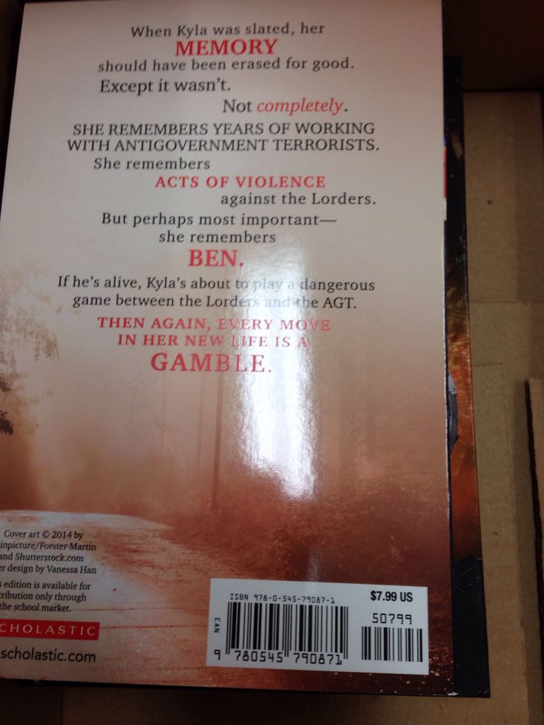 Fractured - Teri Terry (- Paperback) book collectible [Barcode 9780545790871] - Main Image 2