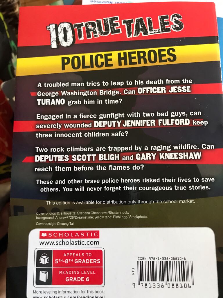 10 True Tales: Police Heroes - Allan Zullo (Scholastic Inc. - Paperback) book collectible [Barcode 9781338088106] - Main Image 2
