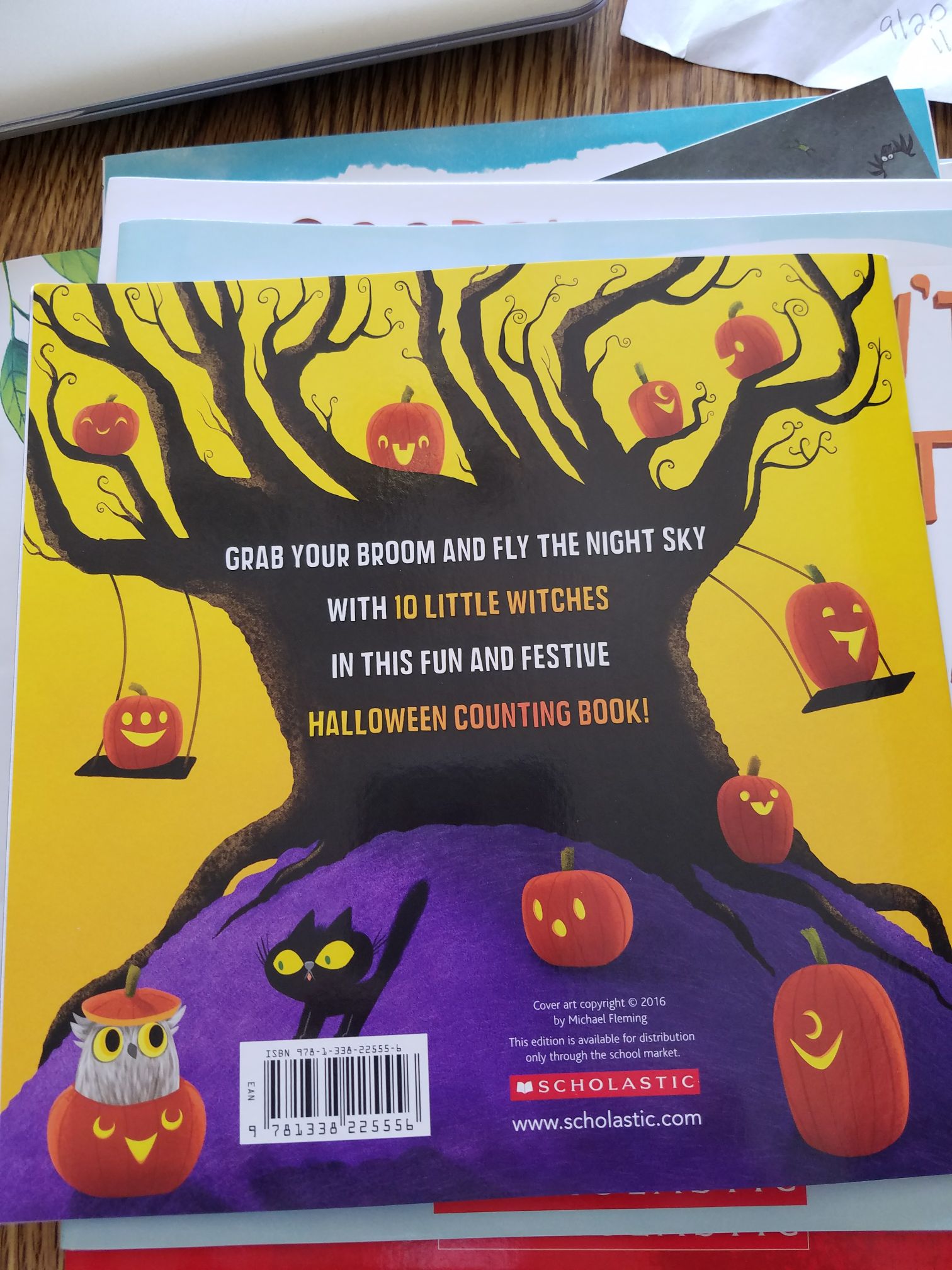 10 Busy Brooms - Carole Gerber (Spiders Bats - Paperback) book collectible [Barcode 9781338225556] - Main Image 2